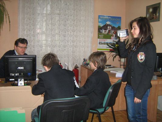 PRZEPROWADZAMY WYWIAD